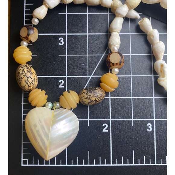 Vintage Lot of 3 Boho Natural Necklaces Shell Wood Seed Coconut Leaf Pendant - Picture 15 of 15